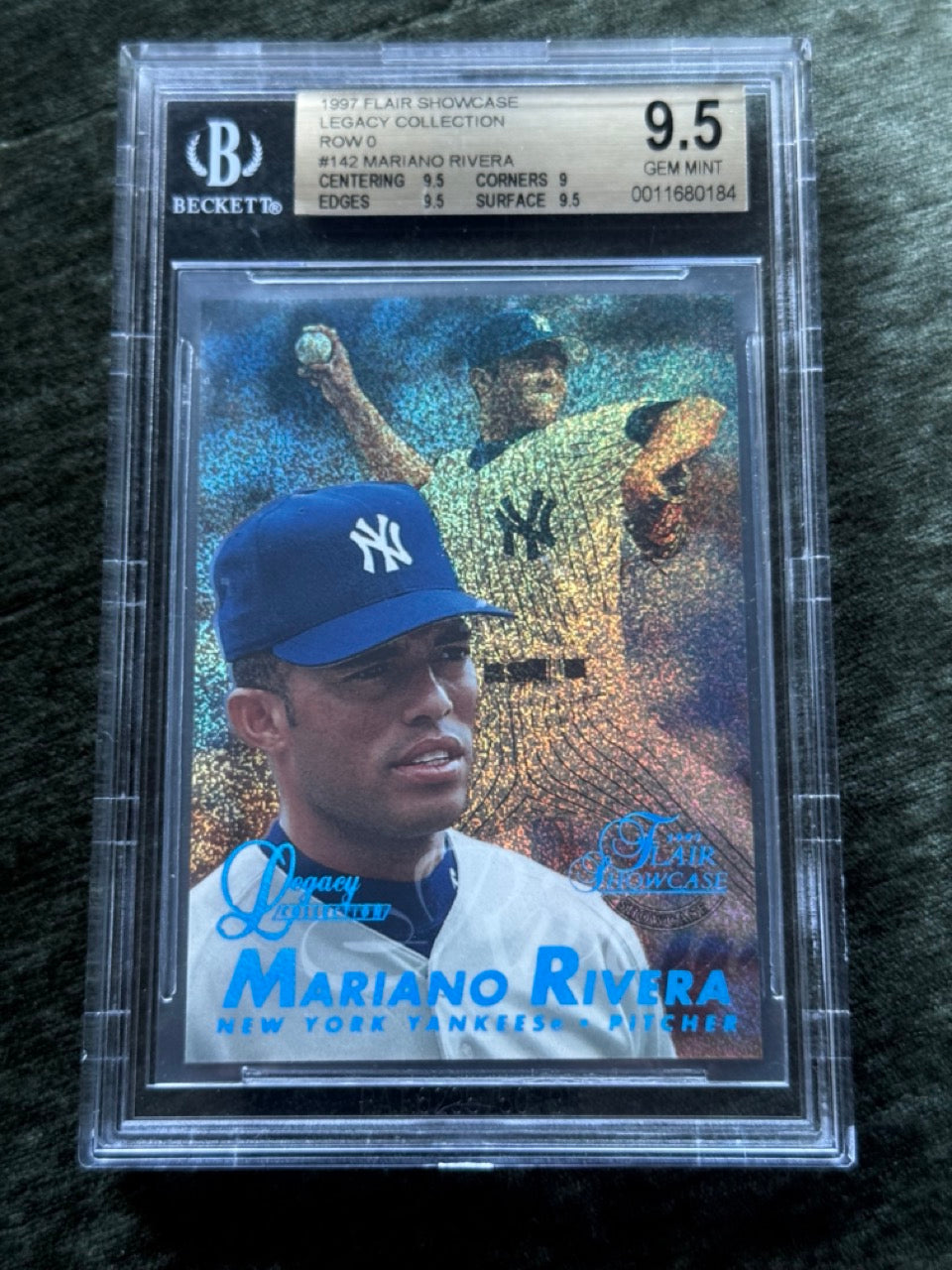 1997 Flair Showcase Mariano Rivera Row 0 #142 Legacy Collection /100 BGS 9.5