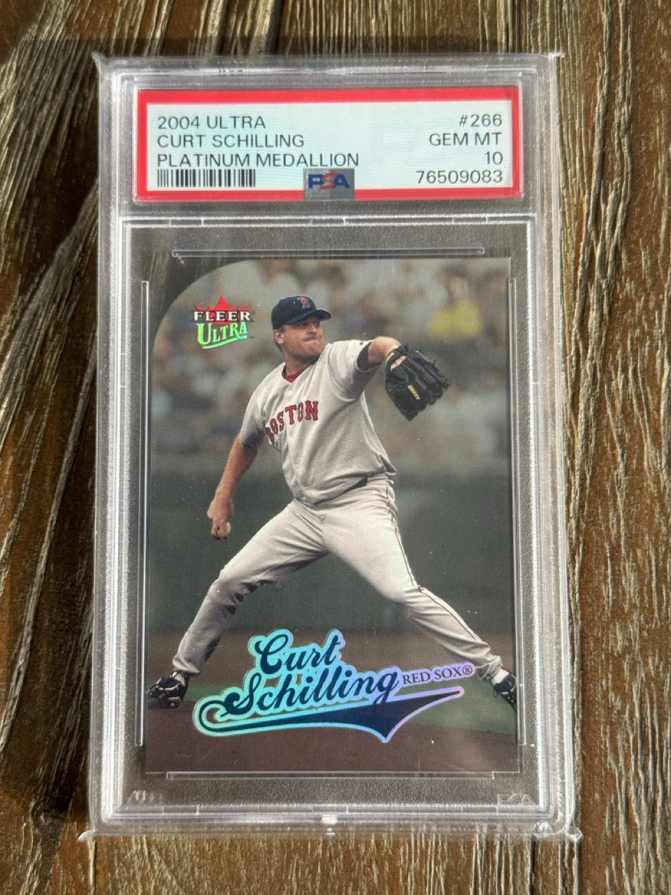 2004 Fleer Ultra Curt Schilling Platinum Medallion #266 PSA 10 front