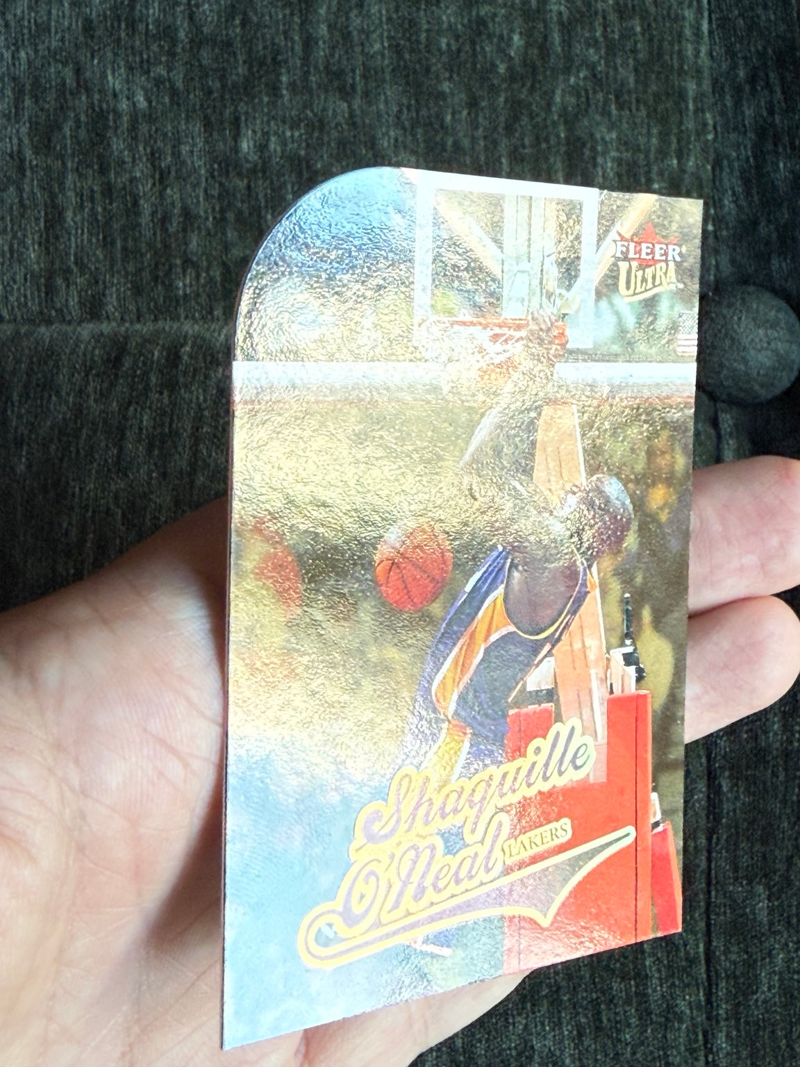 2004 Fleer Ultra Shaquille O’Neal Gold Medallion #143 condition detail 5