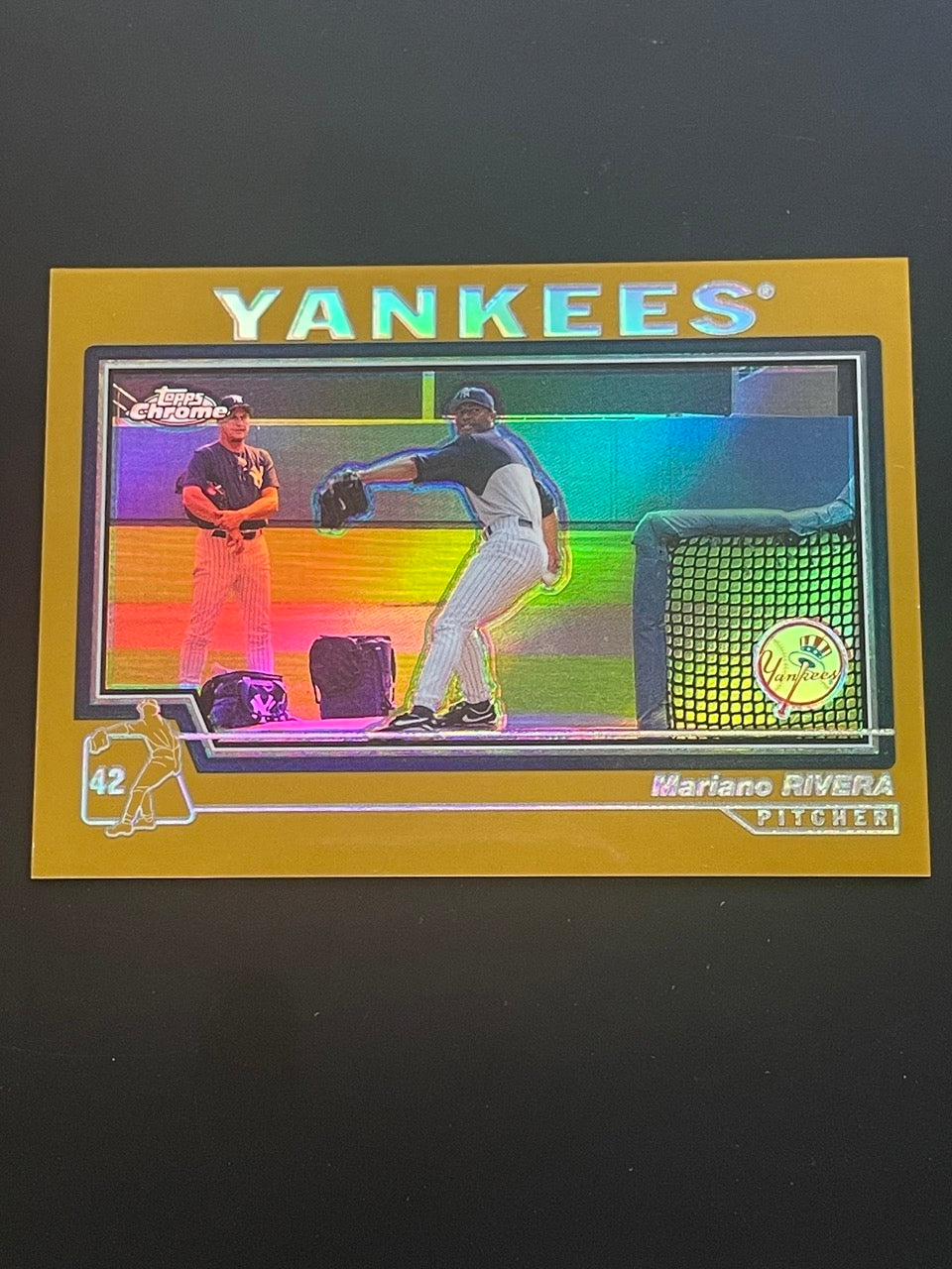 2004 Topps Chrome Mariano Rivera Gold Refractor #67 New York Yankees - horizontal