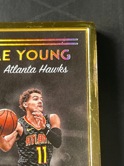 2018 Panini Trae Young Vintage Art Gold Noir 9 #299 Atlanta Hawks - front top right