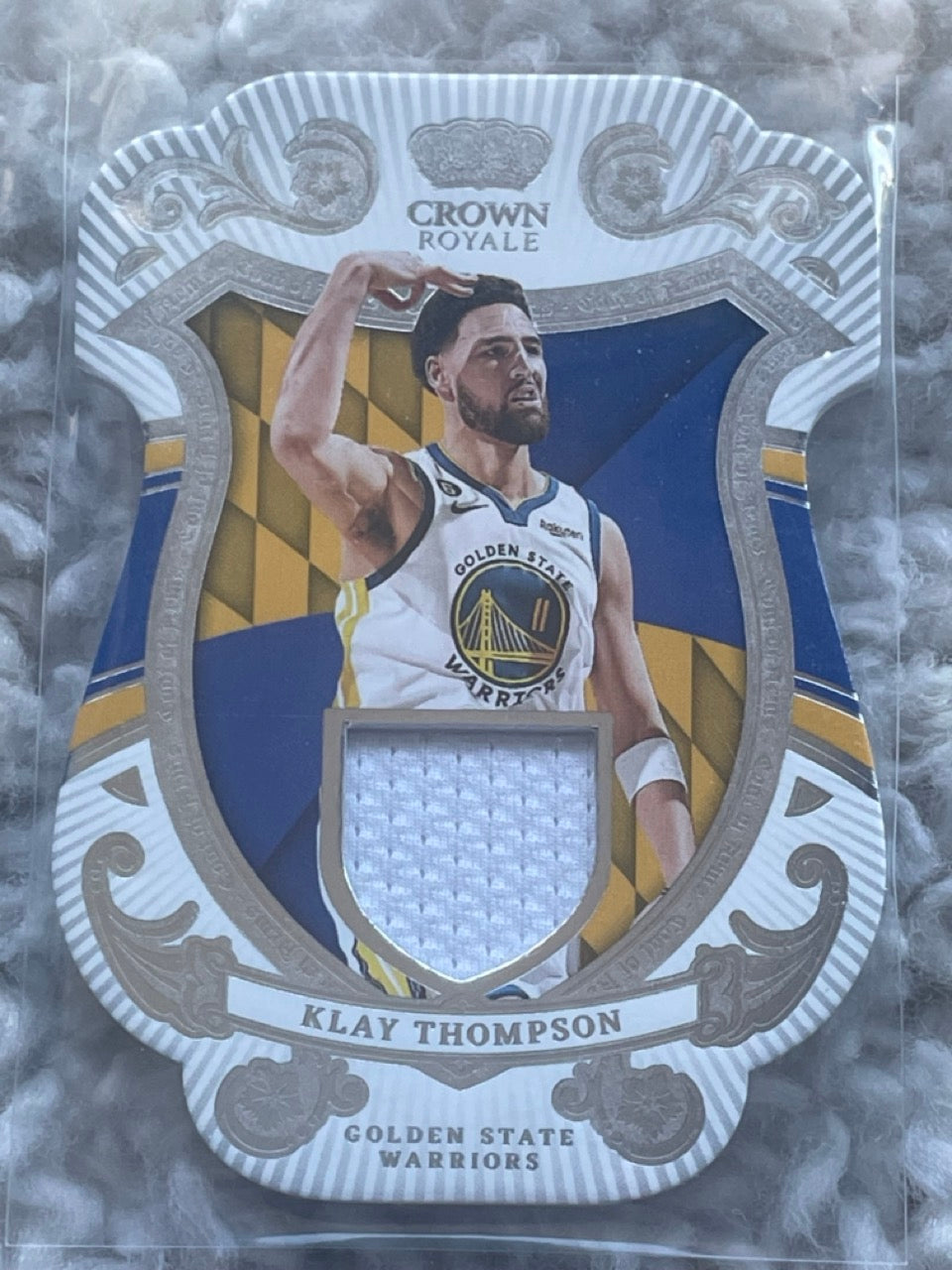 2023 Panini Crown Royale Klay Thompson Game Worn Patch Coat of Arms MAVS